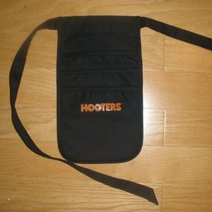 NEW HOOTERS GIRLS UNIFORM BLACK MONEY POUCH FLA